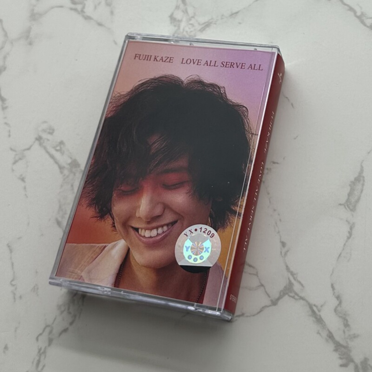 Fujii Kaze LOVE ALL SERVE ALL  - Vintage Collectibles reseña y precio